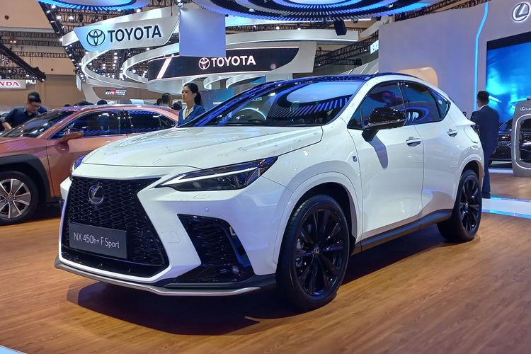 Lexus NX 450h+ F Sport di GIIAS 2024