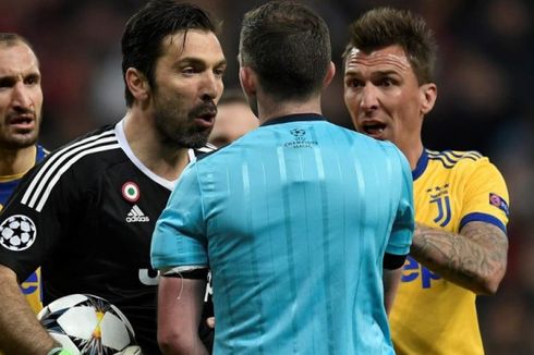 Gestur Kibasan Uang Chiellini Saat Wasit Beri Penalti untuk Madrid