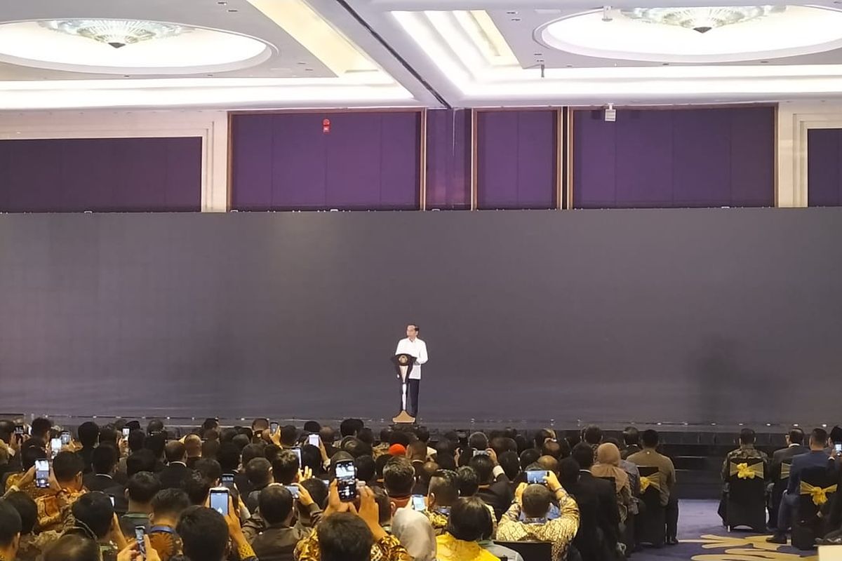 Presiden Joko Widodo saat memberi sambutan di acara pelantikan BPP HIPMI XVI di Jakarta, Rabu (15/1/2020).