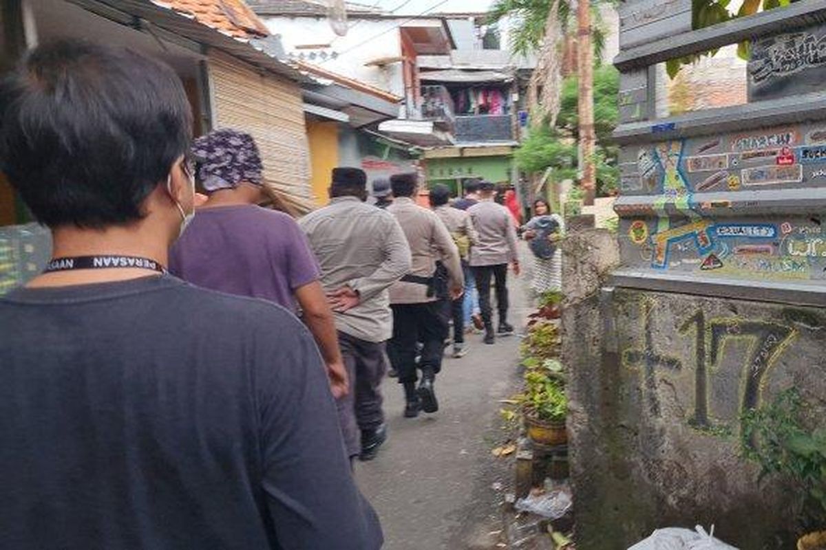 Suasana permukiman Kampung Boncos saat penggerebekan pada Jumat (4/2/2022).