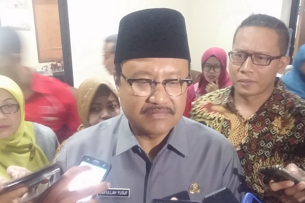 Program penanggulangan kemiskinan yang didesain pemerintah provinsi Jatim menyentuh hingga keraknya atau permasalahan dasar penyebab kemiskinan, kata Gus Ipul.