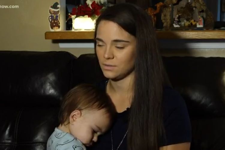 Christina Resch, seorang ibu dari Virginia, AS, yang menjadi viral setelah menyumbangkan ASI sebanyak 94 galon kepada 28 bayi.