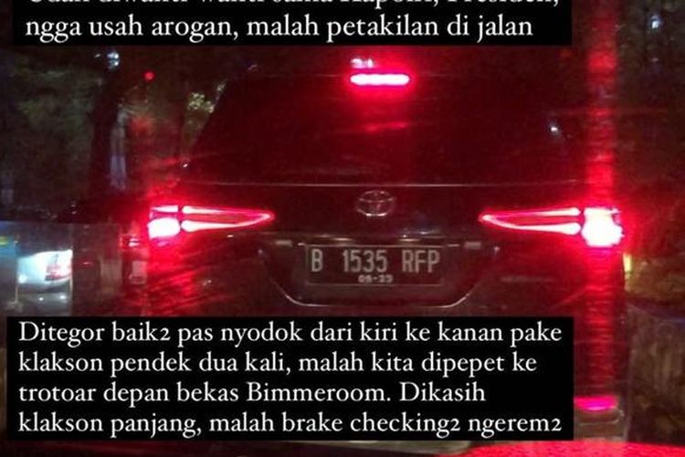 Unggahan netizen yang kesal dengan mobil pelat RF yang arogan