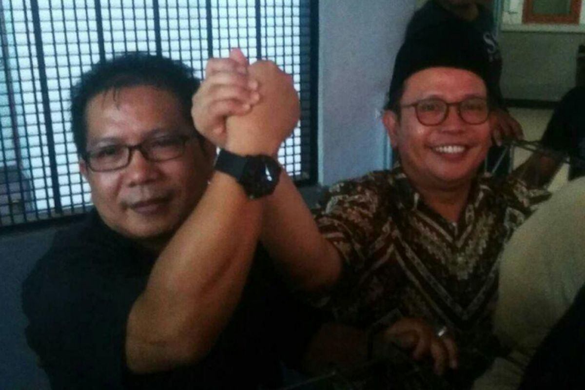 Kakak beradik Rizal dan Jamran usai menjalani sidang putusan di Pengadilan Negeri Jakarta Selatan, Senin (5/6/2017).