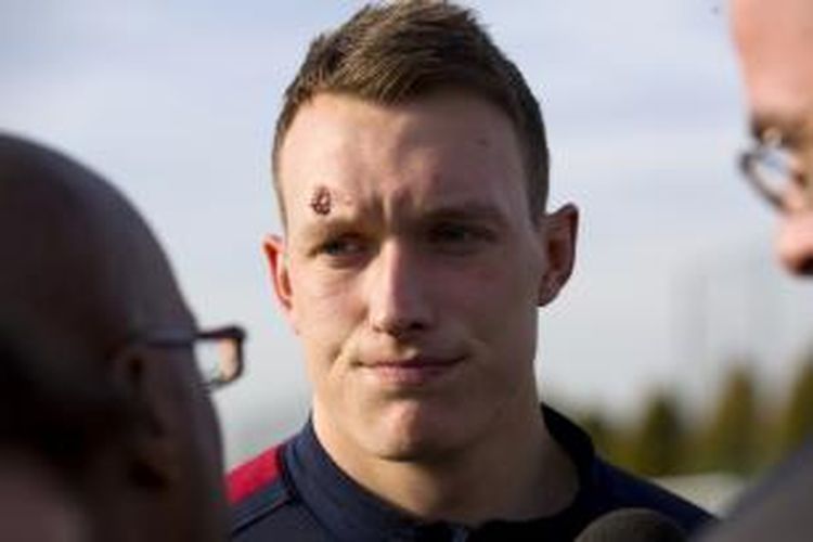 Bek Manchester United, Phil Jones.