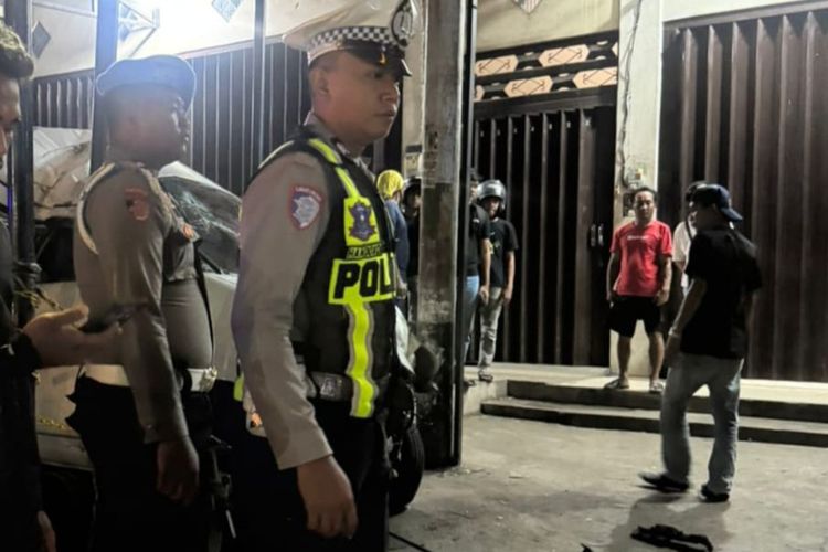 Panik Tabrak Pemotor, Pengemudi Avanza Rental di Tarakan Picu Tabrakan Beruntun lalu Diamuk Massa