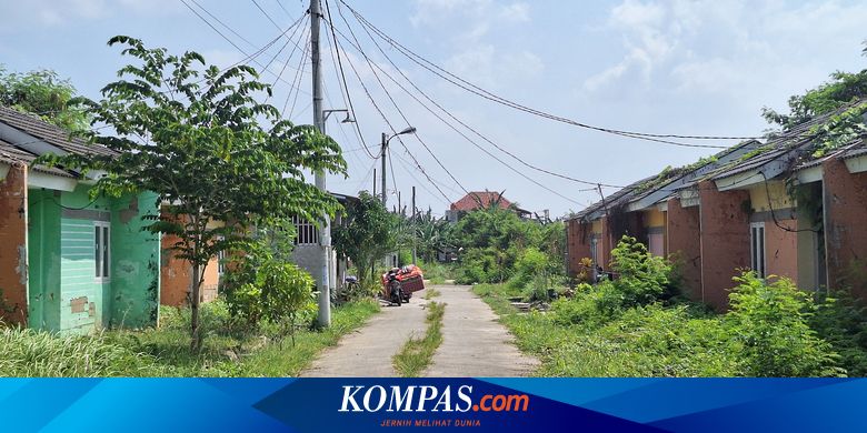 チカランのジョコウィ大統領の補助金付き住宅の陰鬱な状況。死の街のように放置され、変な場所と化している