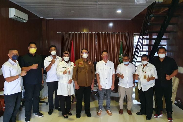 Raffi Ahmad bersama tim RANS saat bertemu dengan Gubernur Banten Wahidin Halim