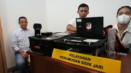 Naik Motor, Anies Urus Sendiri SKCK Bakal Capres ke Baintelkam Polri