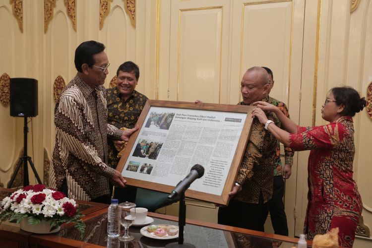 Sultan saat menerima audiensi dari PWKI di Kantor Gubernur DIY, Kompleks Kepatihan, Kota Yogyakarta, Selasa (31/1/2023)