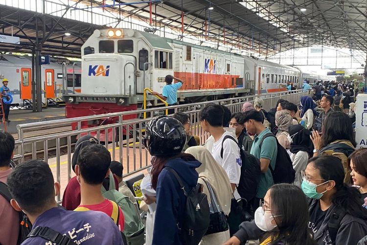 PT KAI buka kembali jalur hulu pada petak jalan Stasiun Pekalongan?Stasiun Sragi, tepatnya di KM 88+6/7 dengan kecepatan terbatas. 