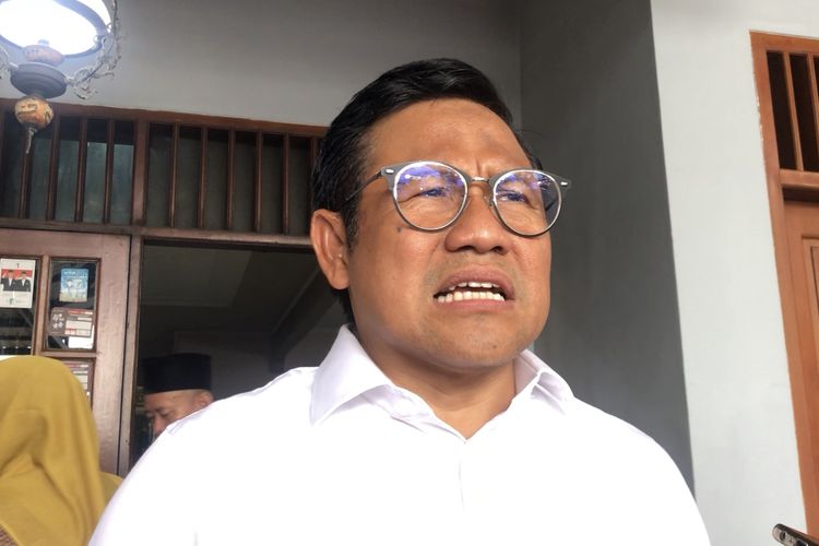 Cawapres nomor urut 1 Muhaimin Iskandar di kediaman mertuanya, Kemang, Jakarta Selatan, Rabu (14/2/2024). 