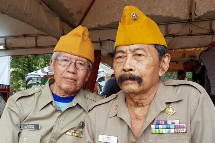 Serma (Purn) I Supriya dan Pelda (Purn) Kamdi di Monunem Nasional, Jakarta, Jumat (3/6/2016). Keduanya merupakan Legiun Veteran RI.