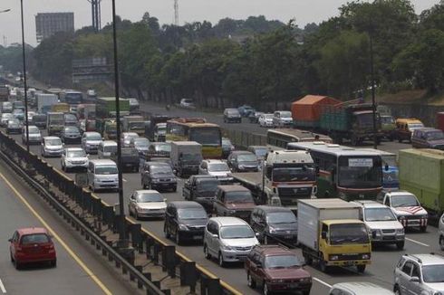 Tol Jagorawi Arah Puncak Macet Sepanjang 4 Kilometer