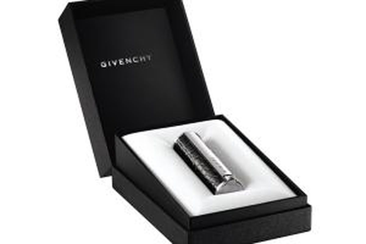 Givenchy memperkenalkan lini produk lipstik edisi terbatas yang dikhususkan untuk periode liburan.
