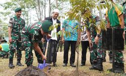 Pangkostrad Tanam 10.000 Pohon dan Lepas Liar Satwa Langka di Gunung Sanggabuana