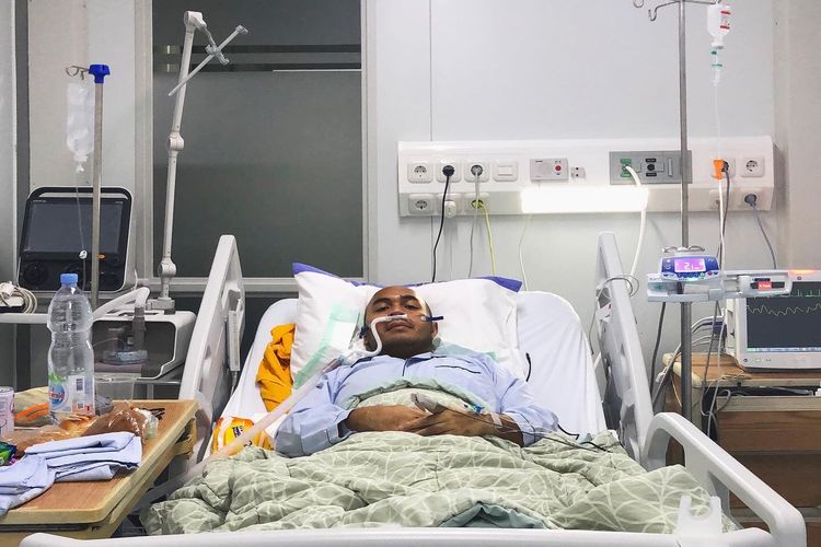 Andino (36) saat menjalani perawatan di ruang ICU RSPP akibat Covid-19.