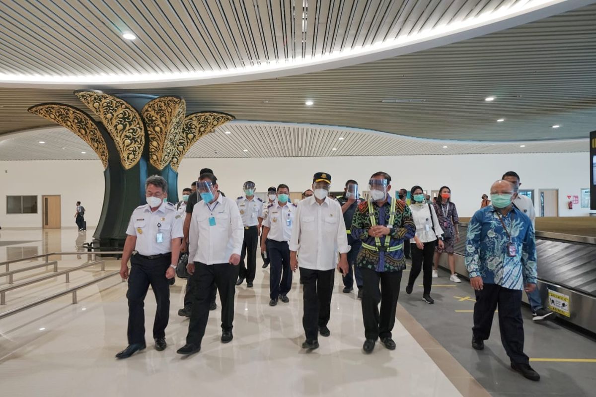 Menhub Budi Karya Sumadi saat melalukan kunjungan ke Bandara Internasional Yogyakarta, Kulon Progo.