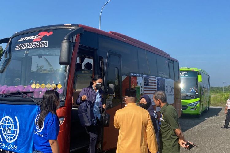 Pengungsi asal Rohingya saat tiba di Pekanbaru.