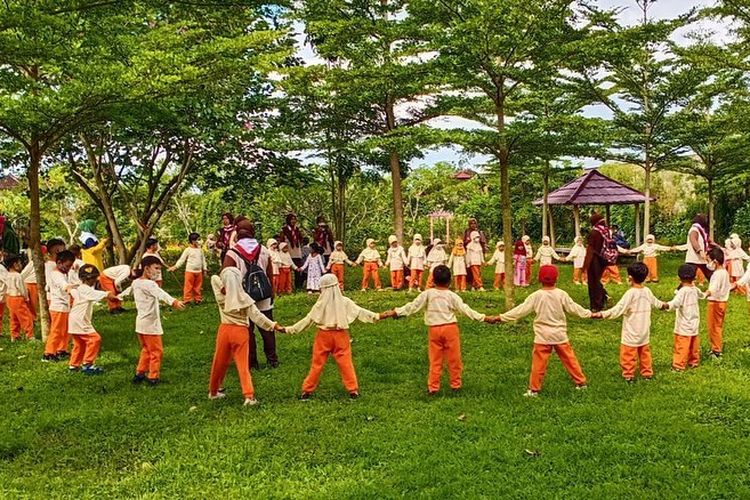 Kegiatan di Narmada Botanic Garden
