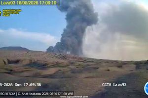 4 Kali Erupsi dalam Sehari, Aktivitas Gunung Anak Krakatau Meningkat hingga Malam