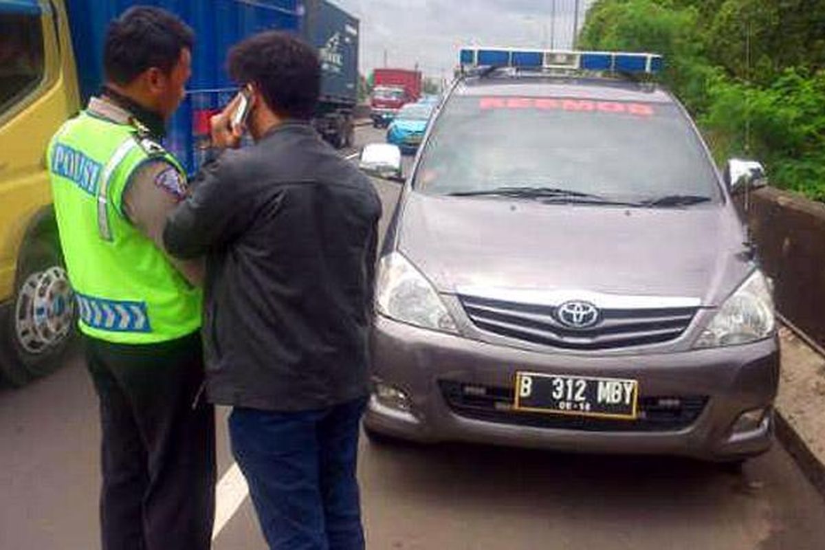 Penggunaan lampu polisi dan sirine semakin ditindak tegas.