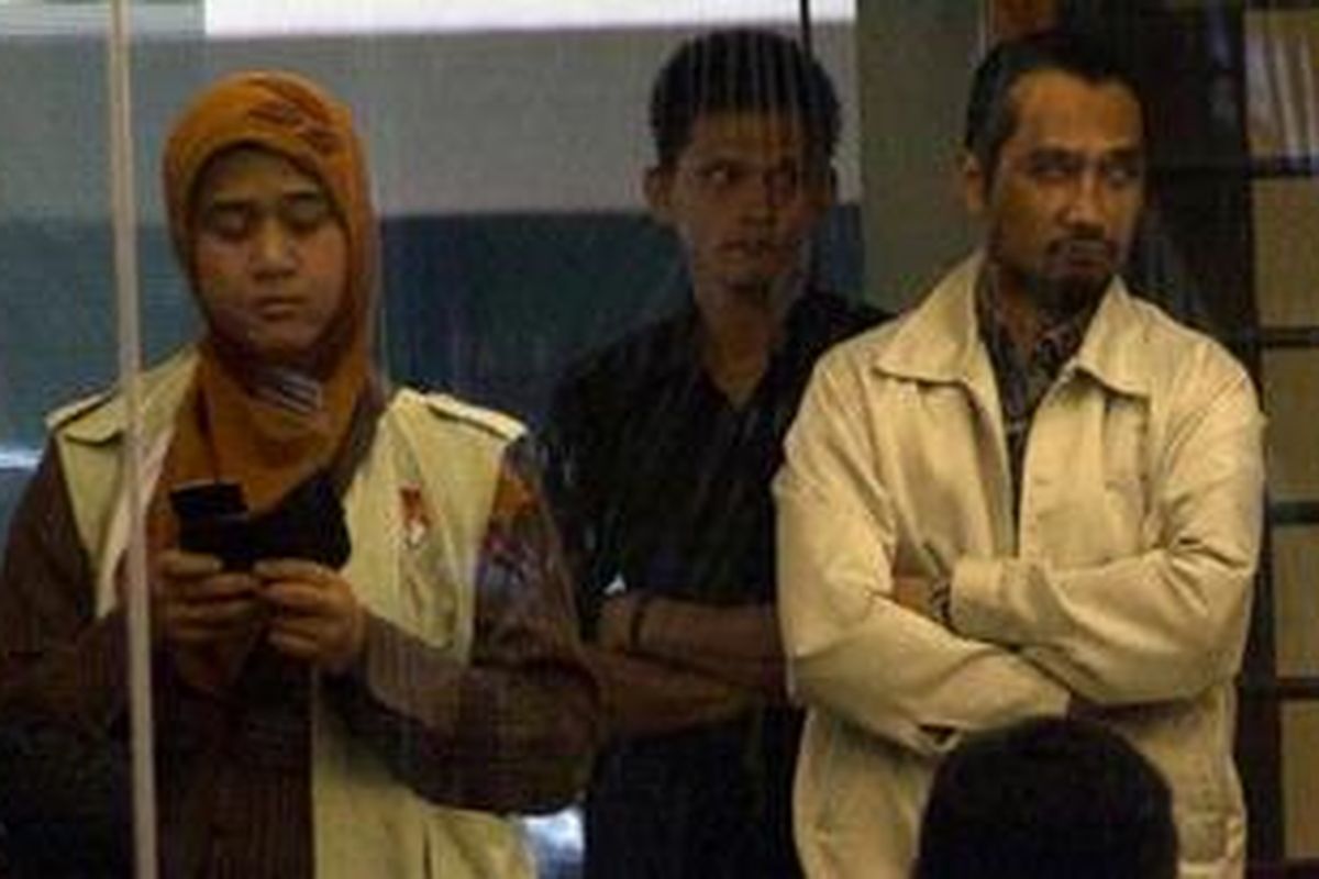 Pimpinan KPK, Abraham Samad memimpin langsung penggeledahan kantor Korps Lalu Lintas, Jakarta, Selasa (31/7/2012). Penggeledahan ini diindikasi karena proyek pengadaan simulator kemudi motor dan mobil.