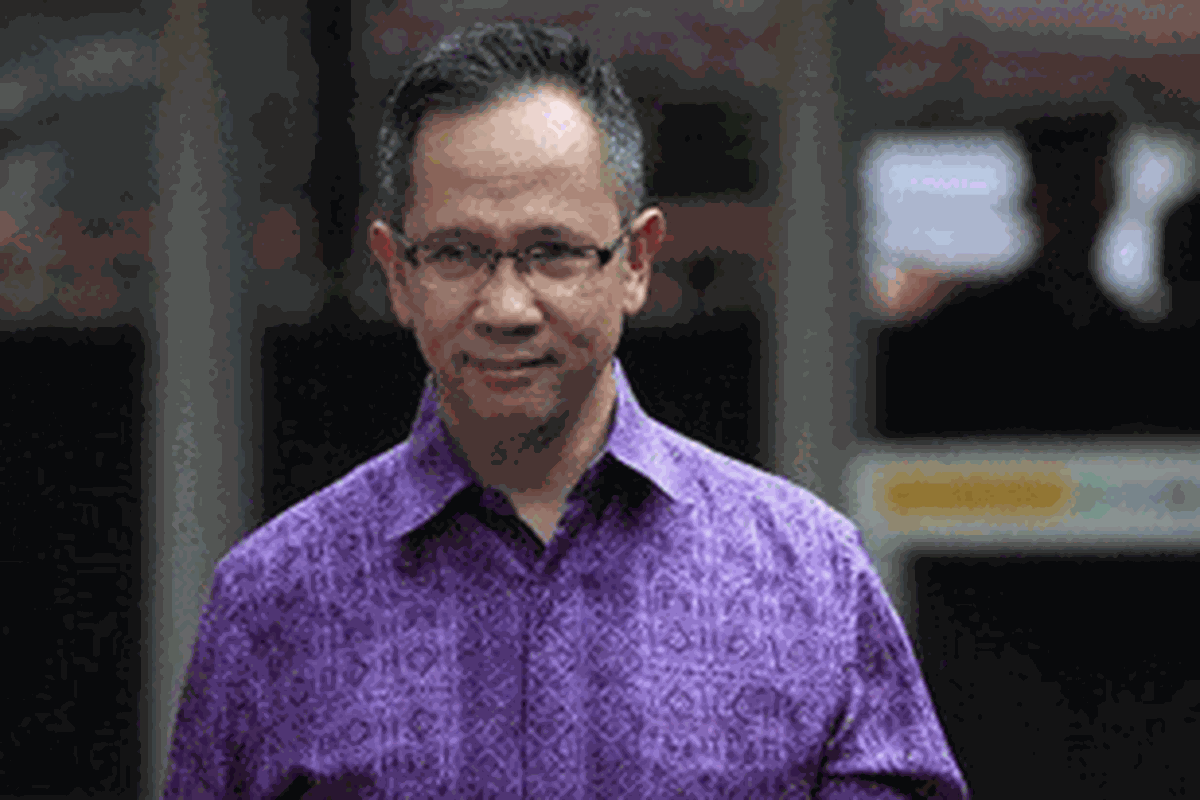 Wakil Menteri Perdagangan Mahendra Siregar tiba di kediaman pribadi Presiden Susilo Bambang Yudhoyono, di Puri Cikeas, Kabupaten Bogor, Jawa Barat, Sabtu (15/10/2011). Presiden memanggil sejumlah menteri, wakil menteri dan pejabat untuk membahas tentang reshuffle atau perombakan kabinet. 