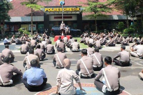 Cegah Corona, 300 Anggota Polres Gresik Berjemur Sambil Dengar Tausiah
