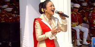 Kris Dayanti Anggun Berbatik di Upacara HUT ke-81 RI