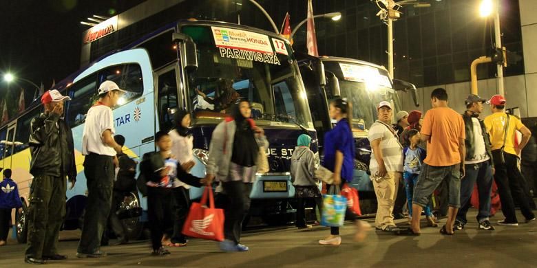 Program mudik AHM tahun ini mengajak konsumen juga naik kereta api.