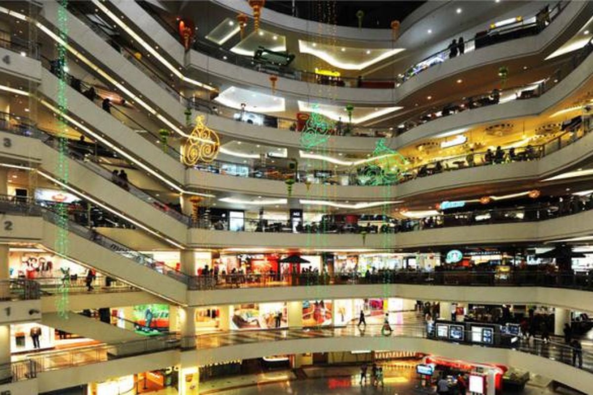 Pusat belanja Tunjungan Plaza, Surabaya.