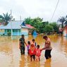 Cerita Babinsa Terjang Banjir Antar Jemput Anak Sekolah di Rokan Hulu Riau