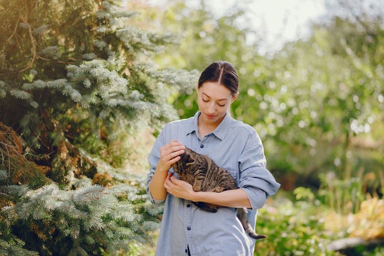 Beberapa zodiak disebut punya ikatan emosional kuat dengan hewan. Siapa saja mereka, dan apa yang membuat hubungan itu begitu istimewa?

