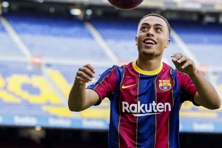 Rekrutan anyar Barcelona di bursa transfer awal musim 2020-2021, Sergino Dest