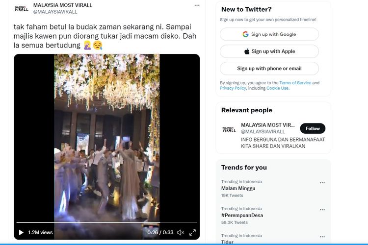 Tangkapan layar dari unggahan akun Twitter Malaysia Most Virall yang mengkritik joget-joget di pesta pernikahan Indonesia, Kamis (13/10/2022).