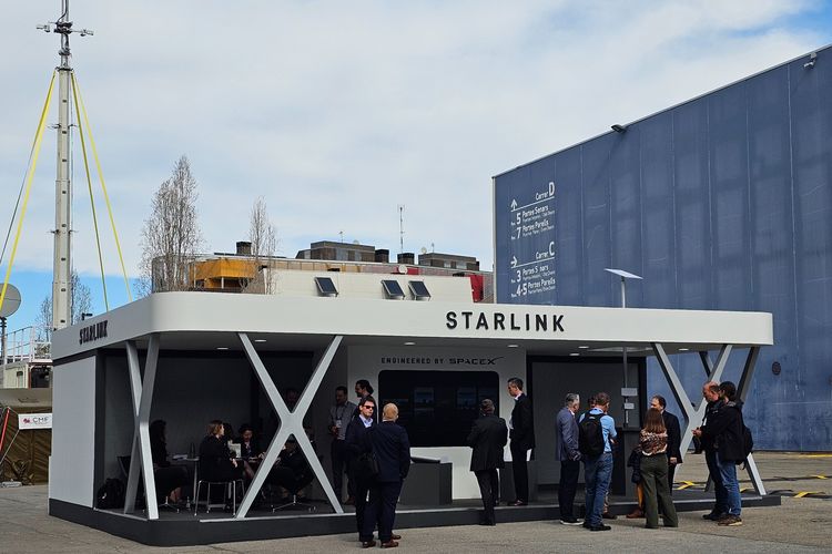 Starlink pamerkan teknologinya di ajang Mobile World Congress (MWC) Barcelona 2024 di Spanyol.