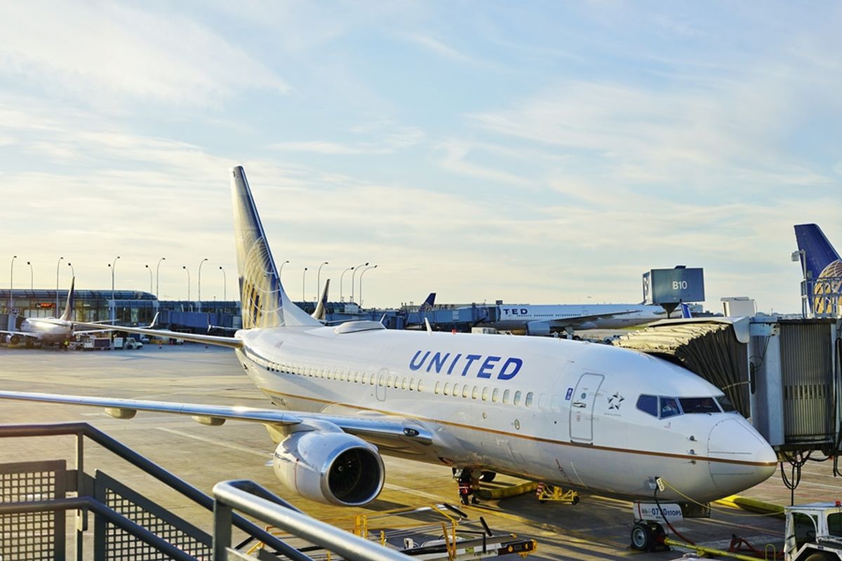 Ilustrasi pesawat milik maskapai penerbangan United Airlines. Ribuan penerbangan di AS ditunda dan dibatalkan akibat adanya gangguan sistem komputer.