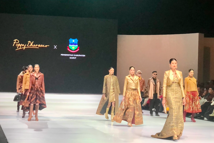 Poppy Dharsono X Pemkab Garut di Age of Archipelago IFW 2023, JCC, Jakarta