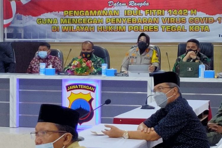 Kapolres Tegal Kota AKBP Rita Wulandari memimpin jalannya rakor lintas sektoral Operasi Ketupat Candi 2021 di Mapolres setempat, Senin (3/5/2021).