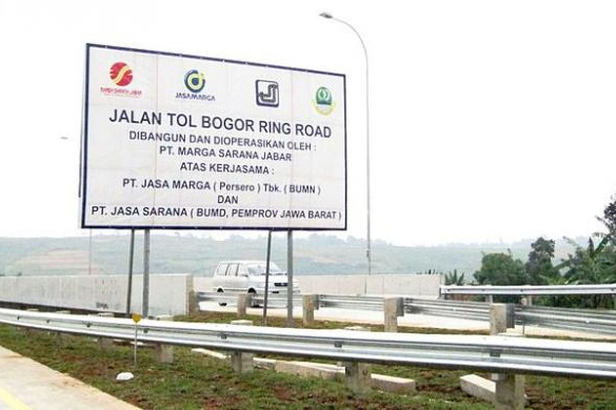 Jalan Tol Lingkar Luar Bogor (Bogor Outer Ring Road) sepanjang 11 kilometer membelah Jl Soleh Iskandar-Dramaga.