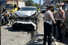 Kecelakaan Beruntun di Pasir Koja Bandung Libatkan 10 Mobil, 7 Sepeda Motor, dan 1 Gerobak