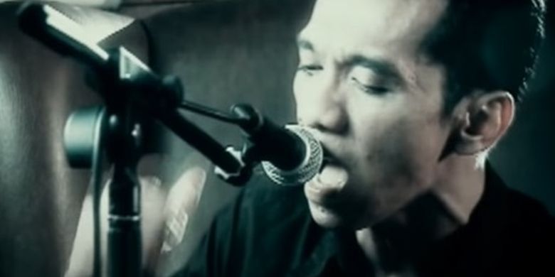 Lirik Dan Chord Lagu Membuatmu Cinta Padaku Asbak Band