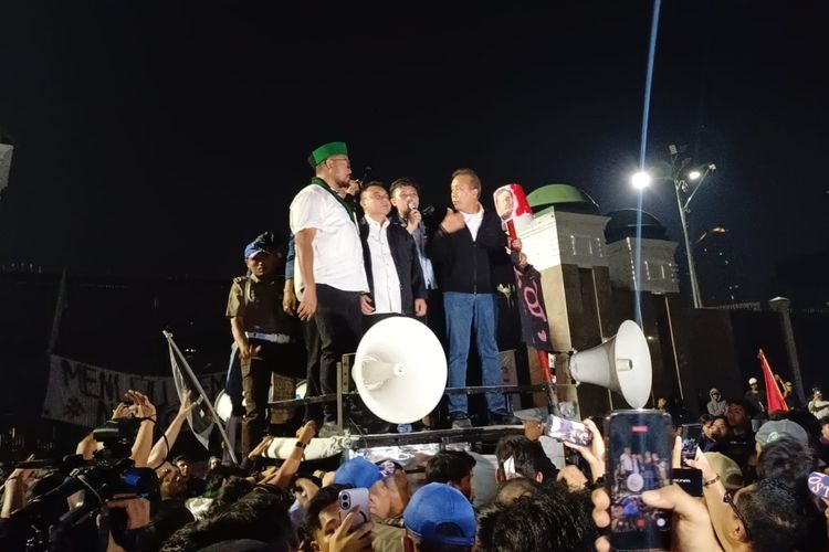 Dasco di Mobil Komando Demo DPR: Hidup Mahasiswa, Hidup Rakyat Indonesia!