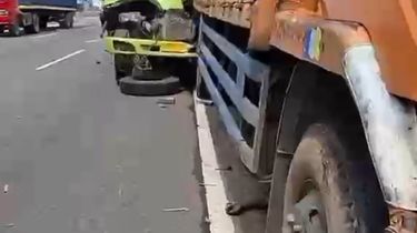 Kecelakaan di Tol JORR Cakung, 2 Orang Tewas saat Bantu Ganti Ban Truk di Bahu Jalan