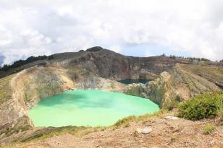 Danau Kelimutu di Kabupaten Ende, Flores, Nusa Tenggara Timur