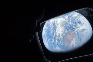 Astronot Artemis II Foto Bumi Pakai iPhone 17 Pro Max, Ini Hasilnya