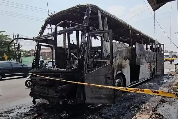 Bus Eka Surabaya-Cilacap Terbakar di Madiun, 19 Penumpang Selamat
