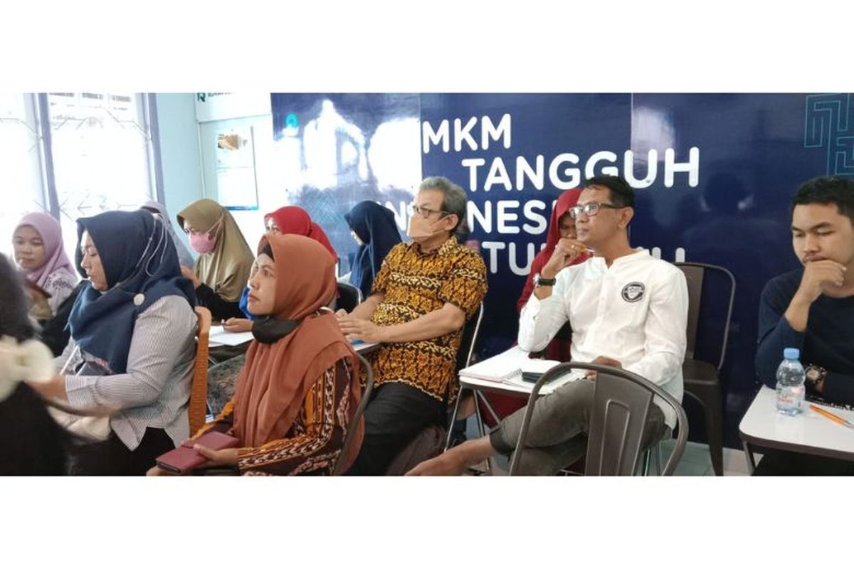Seminar nasional ?UMKM Bangga Produk Lokal Tembus Pasar Global? 