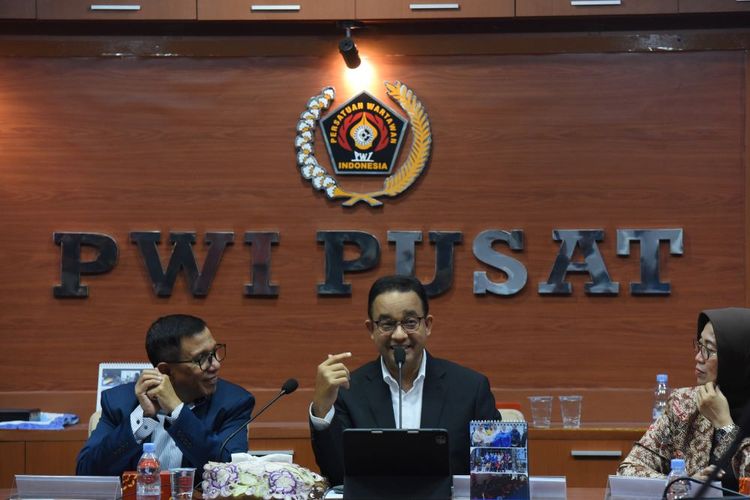 Klaim Tak Pernah Gunakan Jasa "Buzzer", Anies: Kalau Pakai, Enggak Babak Belur Begini